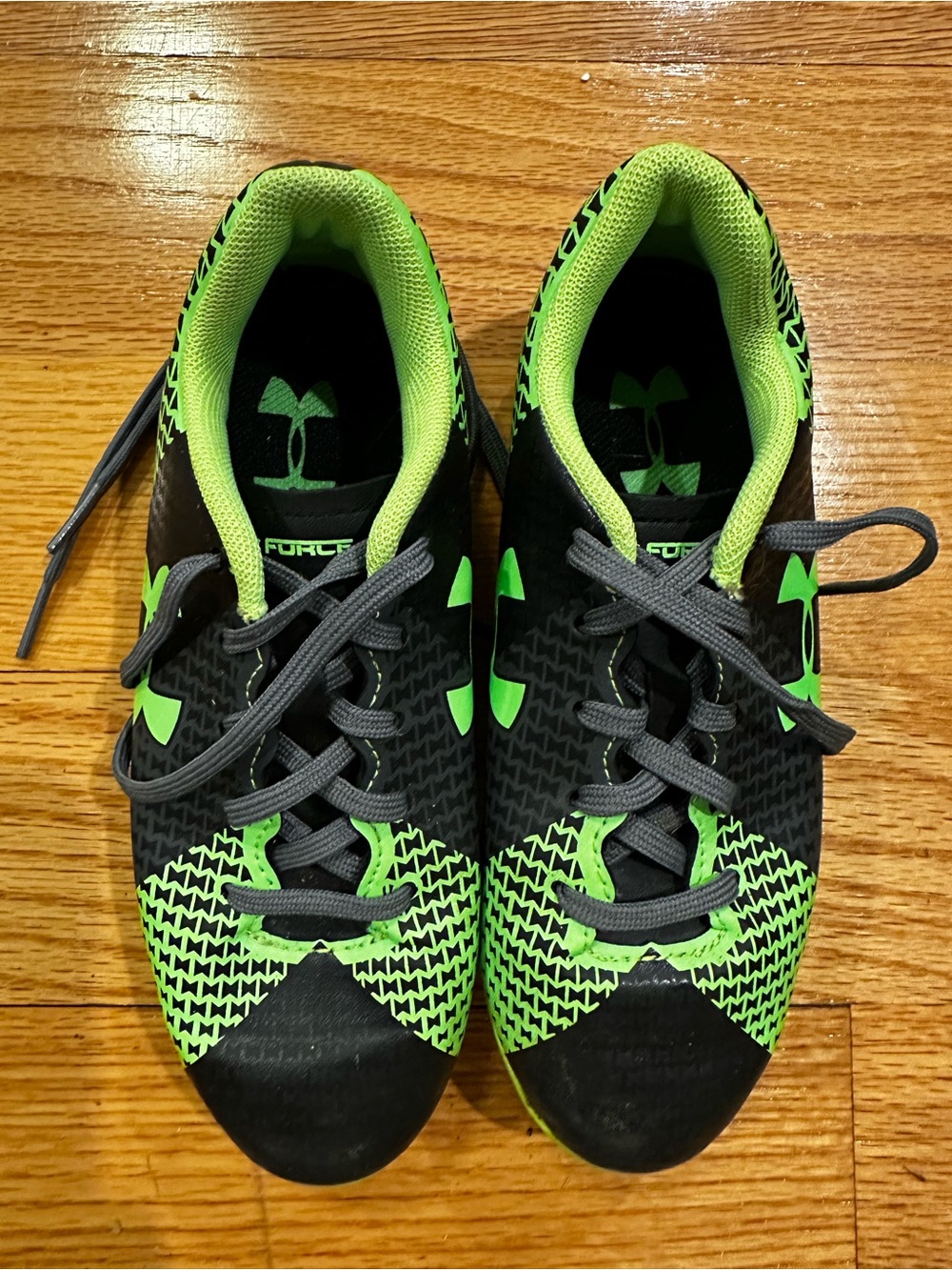 Under Armour Soccer Cleats, size 13 K
